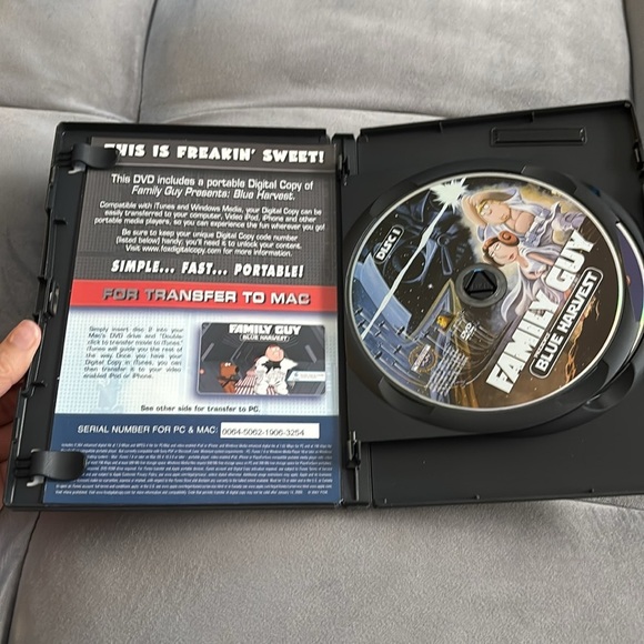 Family Guy Presents: Blue Harvest DVD (Star Wars) - Picture 3 of 5